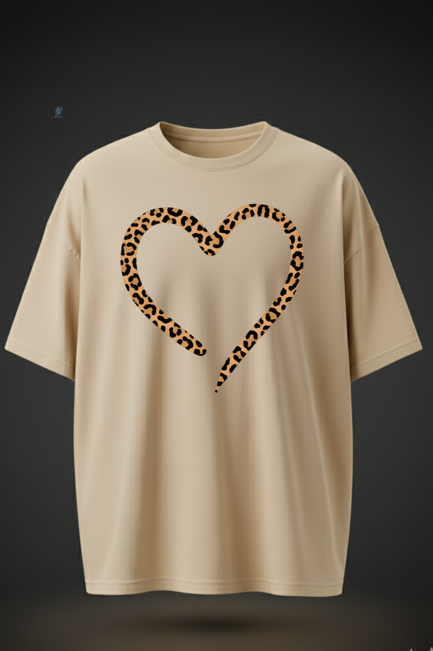 Oversized Heart Print T-Shirt – Unisex Casual Streetwear